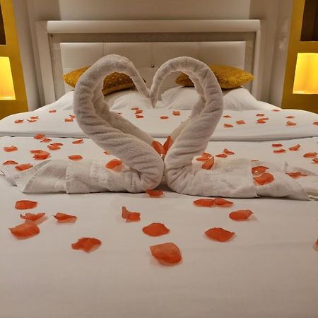 Spa Celyna Appartement Avec Jacuzzi Privatif Lyon Exterior foto