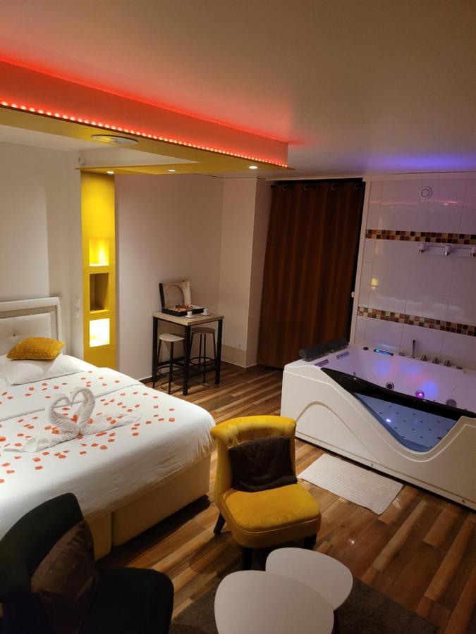 Spa Celyna Appartement Avec Jacuzzi Privatif Lyon Exterior foto