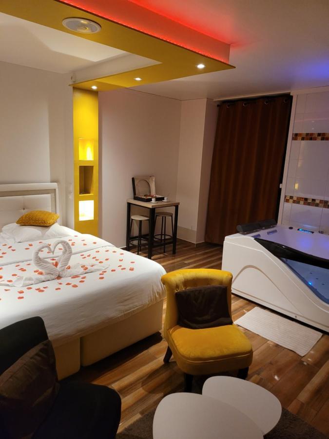 Spa Celyna Appartement Avec Jacuzzi Privatif Lyon Exterior foto