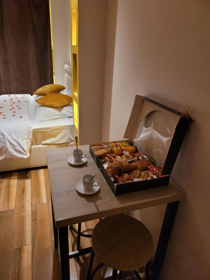Spa Celyna Appartement Avec Jacuzzi Privatif Lyon Exterior foto